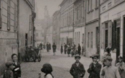 OŚWIĘCIM. Kilkusetletnia historia żydowskiej bytności w mieście nad Sołą na platformie Google