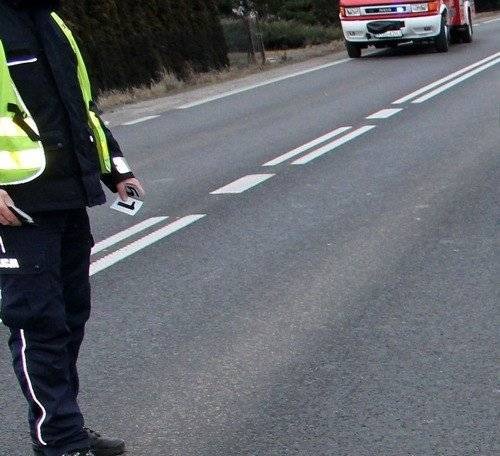 ŁĘKI. Potrącił ciężarówką 35-latka. Pieszy nie miał szans...