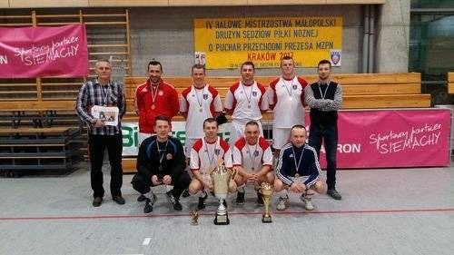 PIŁKA NOŻNA. Sędziowie w nowej roli, czyli mistrzowie z Oświęcimia!