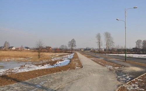 OŚWIĘCIM. Przedłużony odcinek ulicy Batorego bez możliwości dojazdu do nowych domów? Na papierze wciąż jest drogą... wewnętrzną - ZDJĘCIA