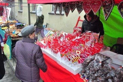 BIERUŃ. W mieście patrona zakochanych walentynki smakują szczególnie - FOTORELACJA