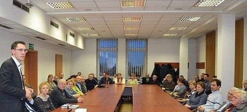 BIERUŃ. Za unijne miliony doświetlą ulice, ocieplą budynki i doposażą OSP. O szkodach w CIG. Ośrodek rehabilitacji zaprasza na konsultacje