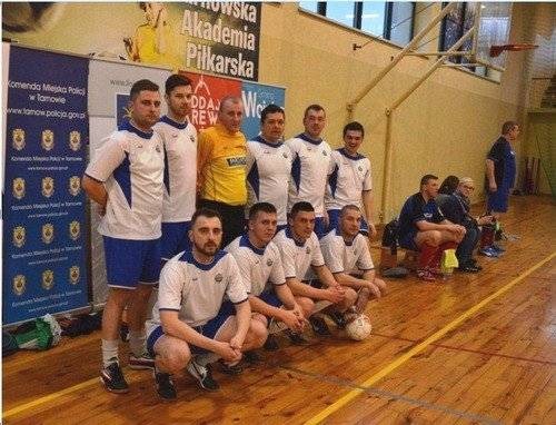 PIŁKA NOŻNA. Oświęcimscy policjanci na najniższym stopniu podium