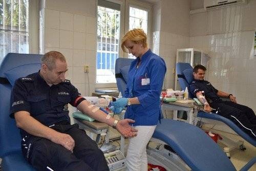 OŚWIĘCIM. Policjanci oraz żołnierz „spoKREWnieni służbą” - ZDJĘCIA