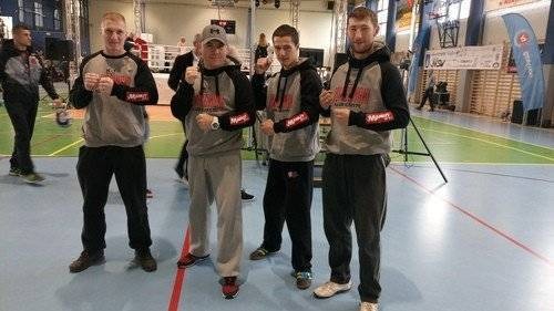 KICK-BOXING. Oświęcimskie kick-boxerki na najwyższym stopniu podium