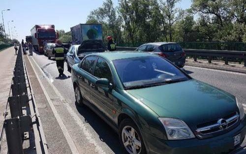 OŚWIĘCIM. Karambol pięciu aut na moście Jagiellońskim