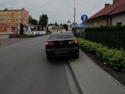 OŚWIĘCIM. Podczas cofania samochodem potrącił 78-letniego pieszego