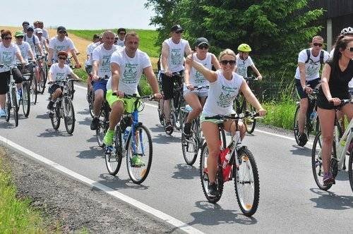 OSIEK. Raz pod górkę, a raz z górki. Cykliści pokonali trudną trasę – ZDJĘCIA
