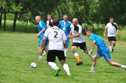 PIŁKA NOŻNA. Firmowe reprezentacje walczyły o okazałe trofeum - ZDJĘCIA