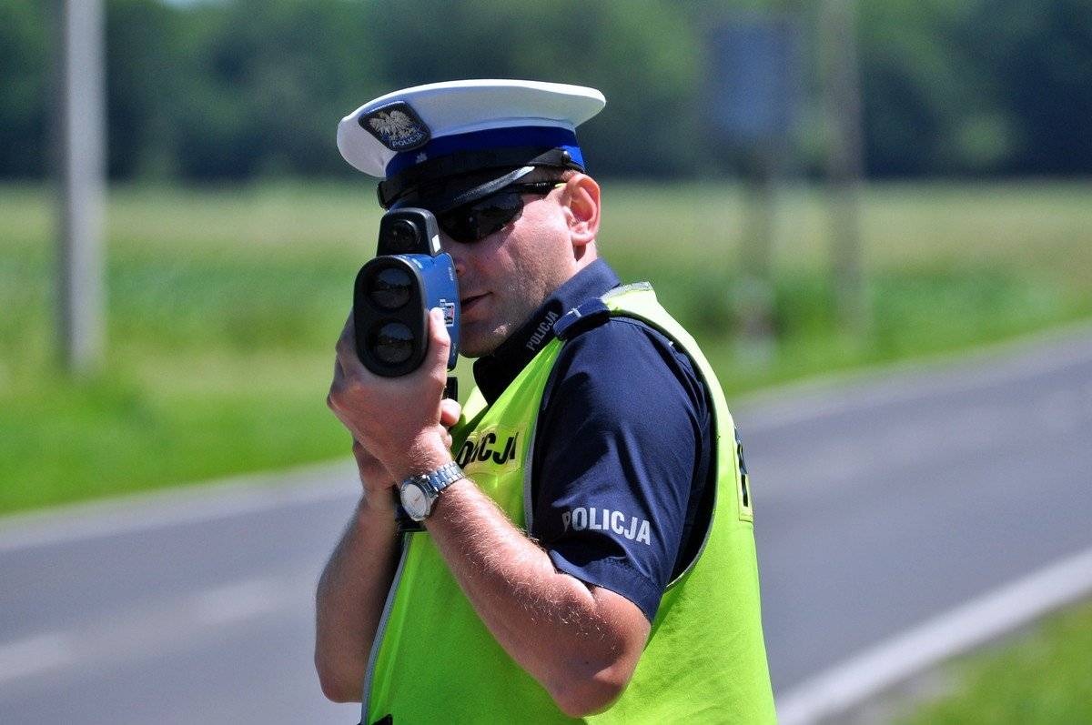 BABICE. Brawurowa jazda 28-latka bez uprawnień