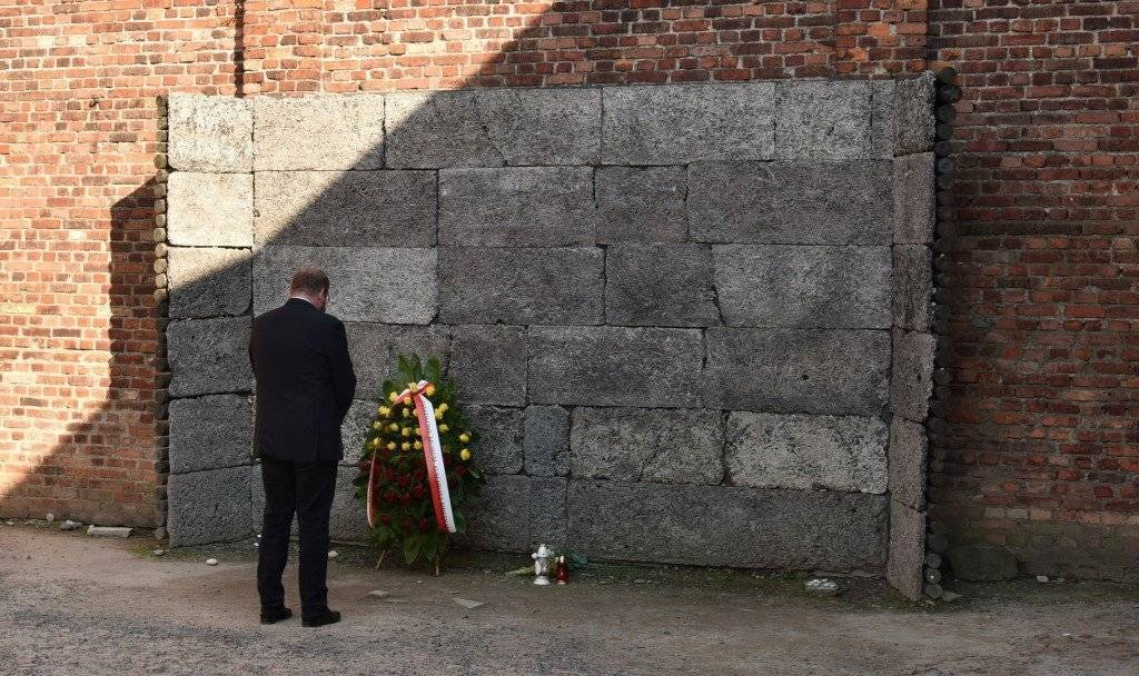 OŚWIĘCIM. Dyrektor Muzeum Auschwitz oddał hołd bohaterom