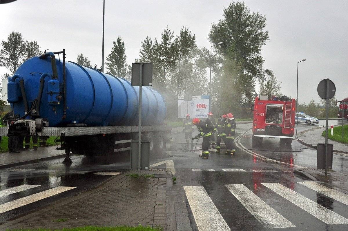 OŚWIĘCIM. Pożar tira. Od hamulców zapaliły się opony