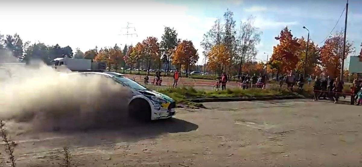 RAJDY SAMOCHODOWE. Wypadek Gabrysia na Rajdzie Śląskim. Ranni kibice