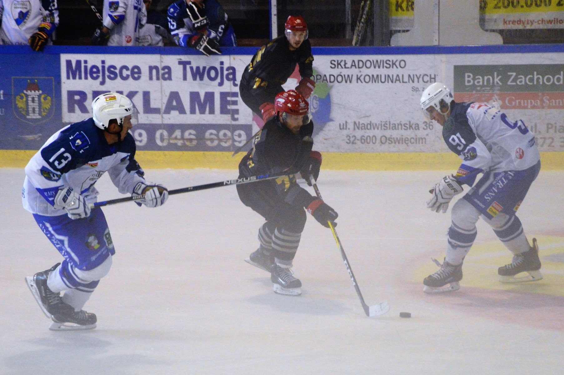 HOKEJ NA LODZIE. Z godzinnym poślizgiem