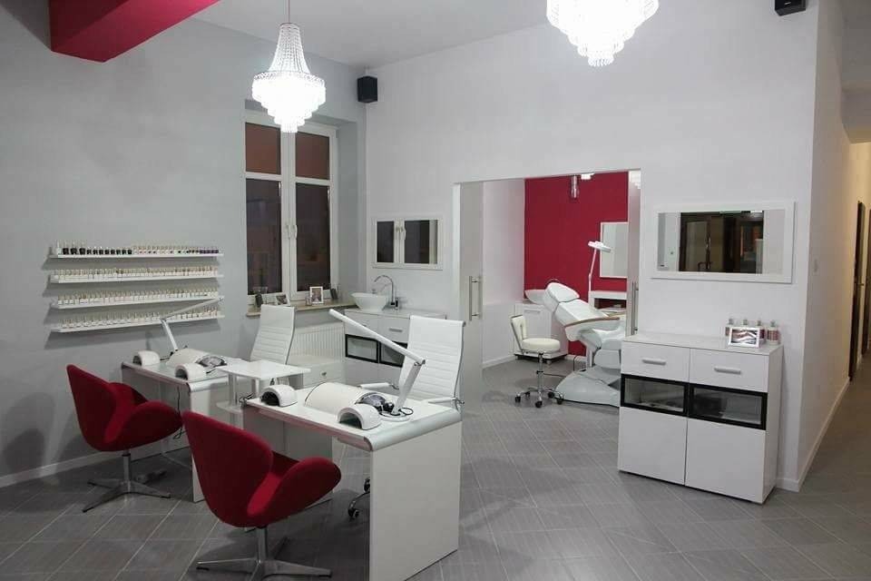 OŚWIĘCIM. Nails&more studio - nowa jakość usług kosmetycznych i szkoleń
