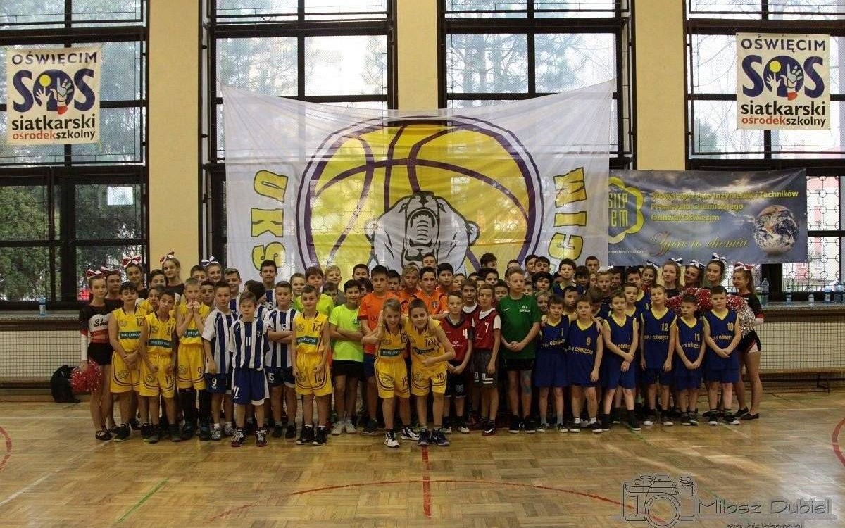 KOSZYKÓWKA. Mikołaje na parkiecie