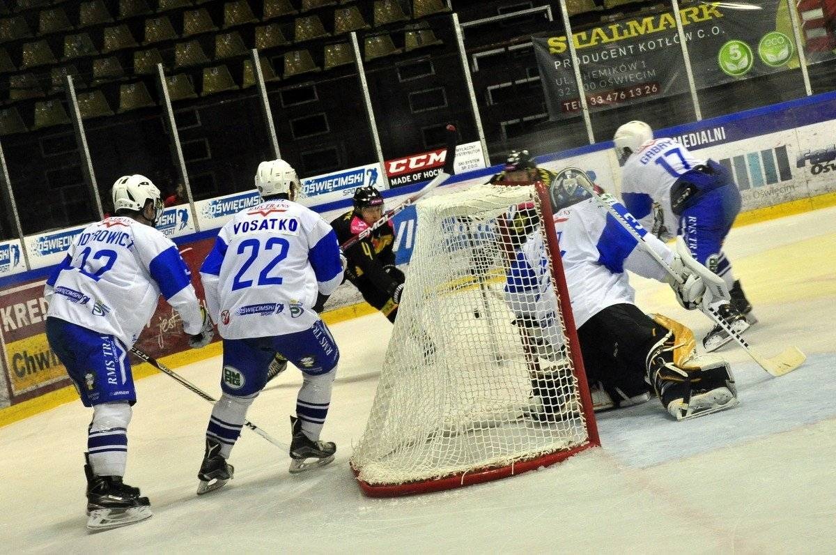 HOKEJ NA LODZIE. Unia jedzie nad polskie morze po trzy punkty
