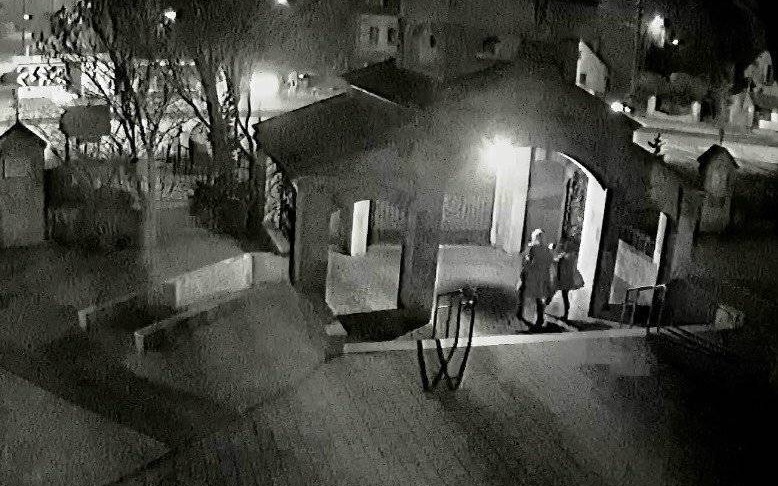 BRZESZCZE. Policjanci poszukują kościelnych wandali