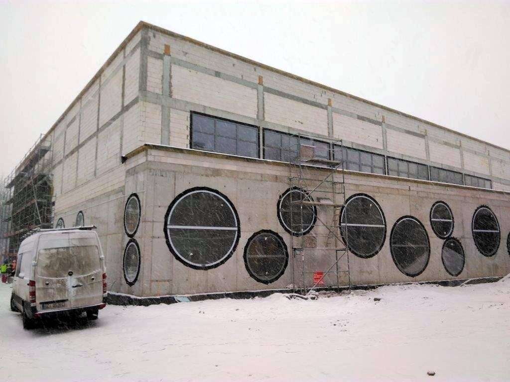 OŚWIĘCIM. Budowa największej hali sportowej w powiecie na finiszu. Otwarcie tuż przed wyborami