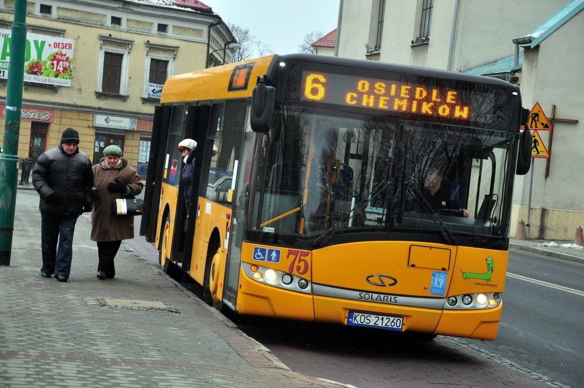 POWIAT. Niepełnosprawne dzieci i ich opiekunowie jeżdżą za darmo. To duża ulga finansowa