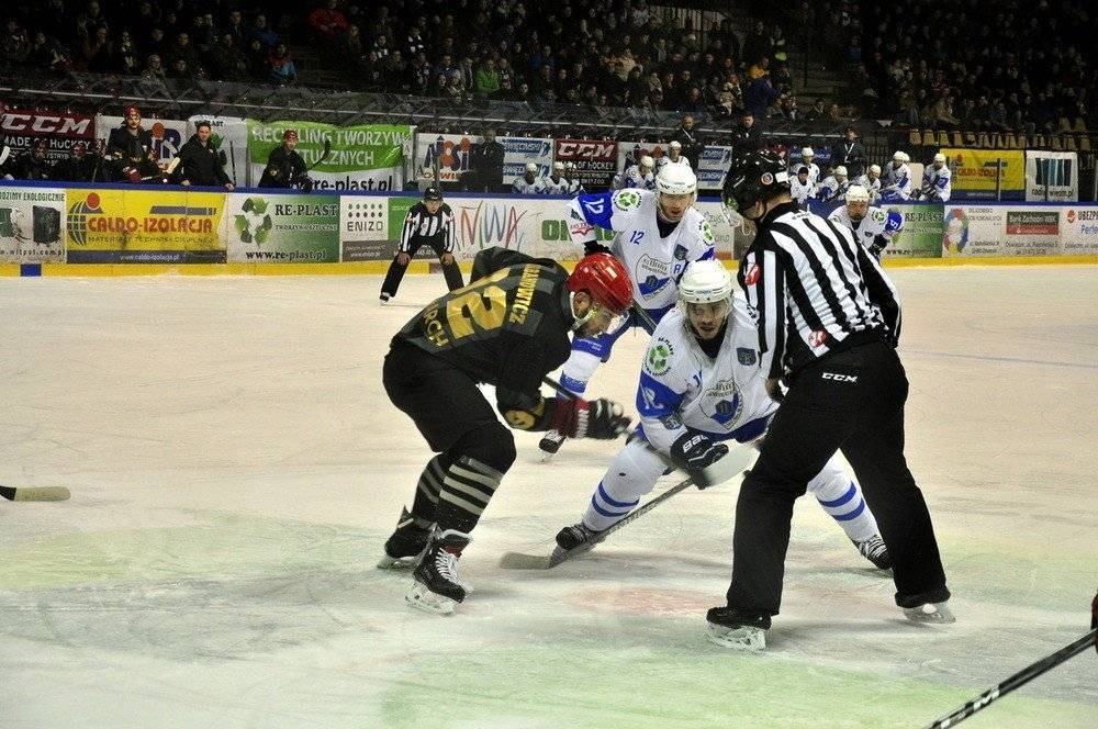 HOKEJ NA LODZIE. Oświęcim żegna Lubomira Vosatkę i czeka na przedłużenie kontraktu z trenerem