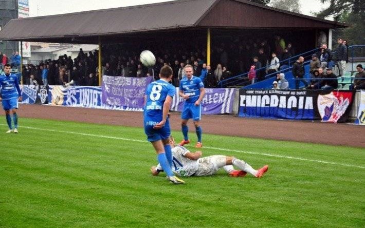 PIŁKA NOŻNA. Futbolowa sobota w Oświęcimiu