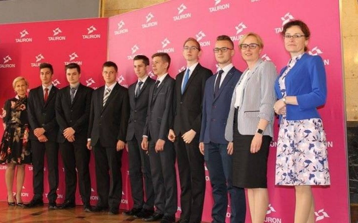 KĘTY. Patrona Taurona nad uczniami "Kopernika"