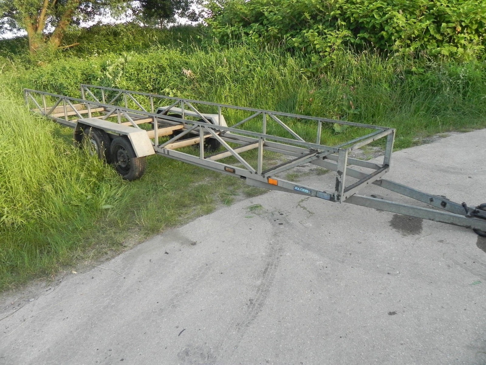 PRZECISZÓW. Poszedł na ryby, "wyłowił"... przyczepę!