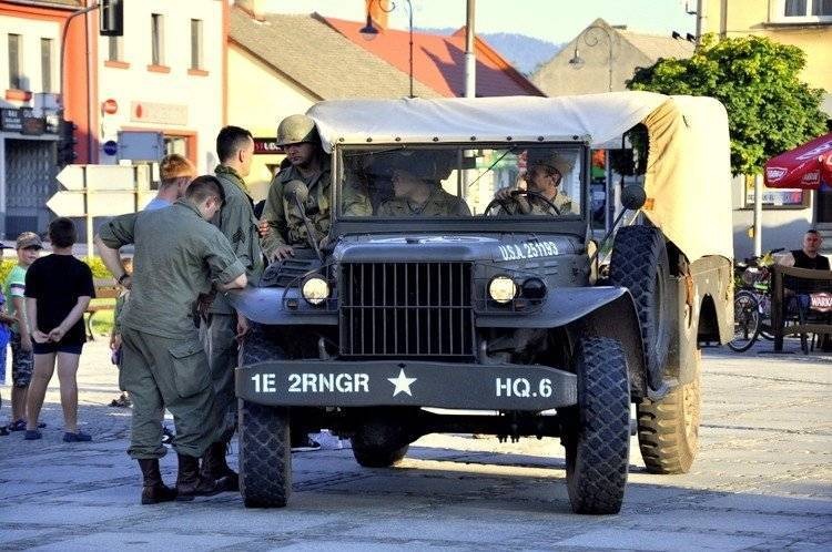KĘTY. Pokaz pojazdów militarnych w sercu miasta