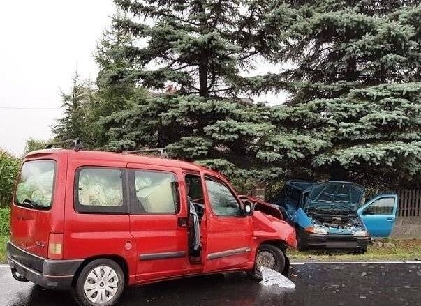 OŚWIĘCIM. Na łuku drogi wyleciał na przeciwległy pas
