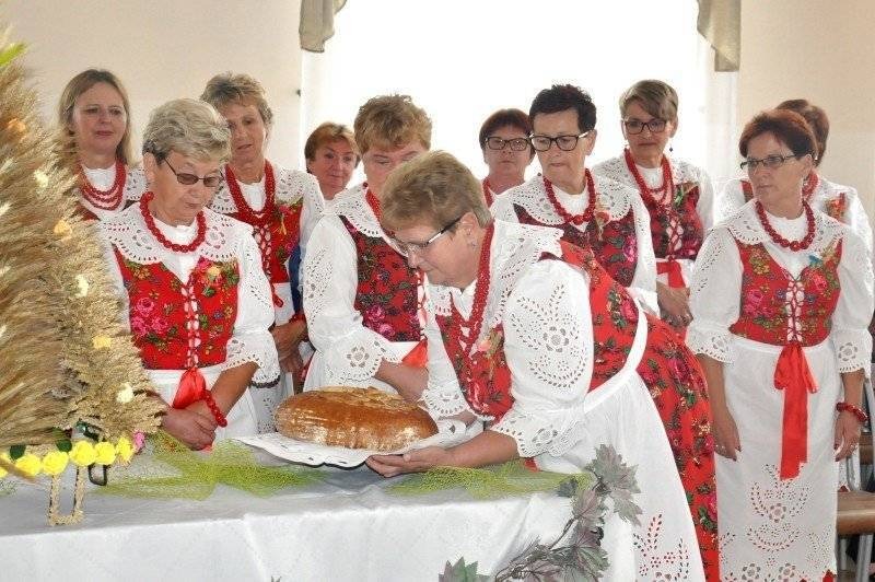 BIELANY. Dożynki - czas podziękowań i zasłużonej zabawy