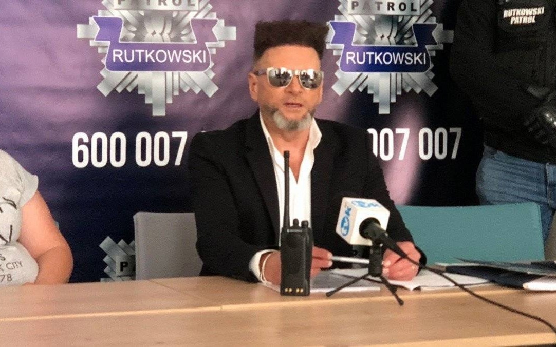 OŚWIĘCIM. Krzysztof Rutkowski uderza w znanego strażaka i społecznika z Jawiszowic, Dawida B.