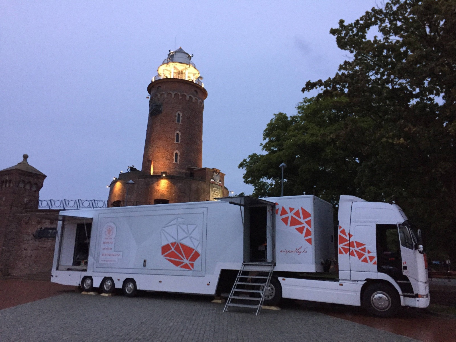 OŚWIĘCIM. Mobilne muzeum zaparkuje przed "Chemikiem"