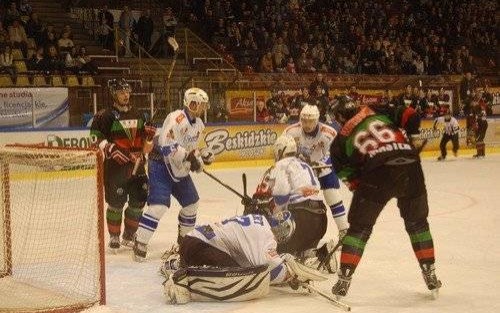 HOKEJ NA LODZIE. Planowe punkty w "szkolnej ławce"