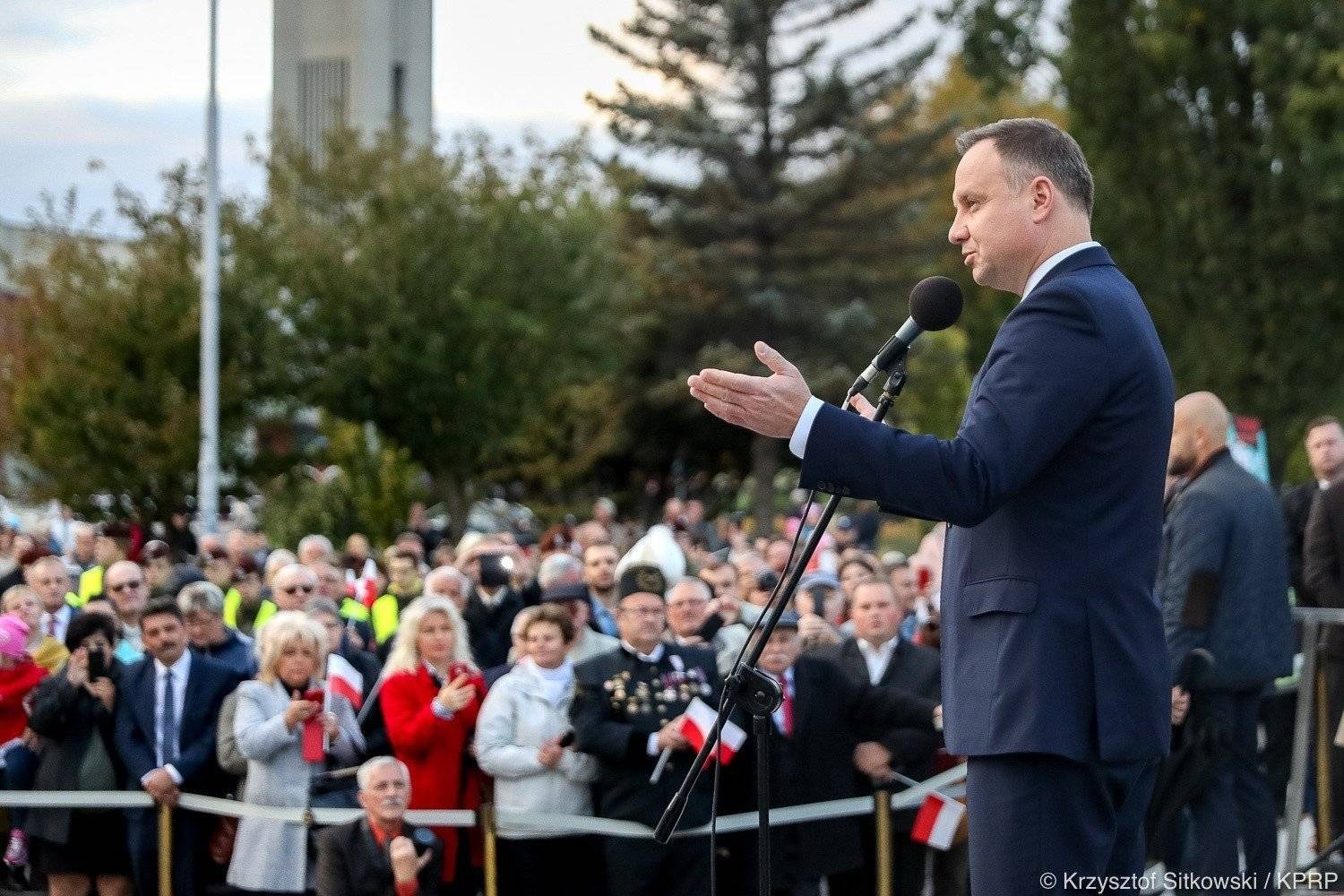 OŚWIĘCIM. „Budujemy wolną Polskę i wolne sądy”. Andrzej Duda spotkał się z mieszkańcami