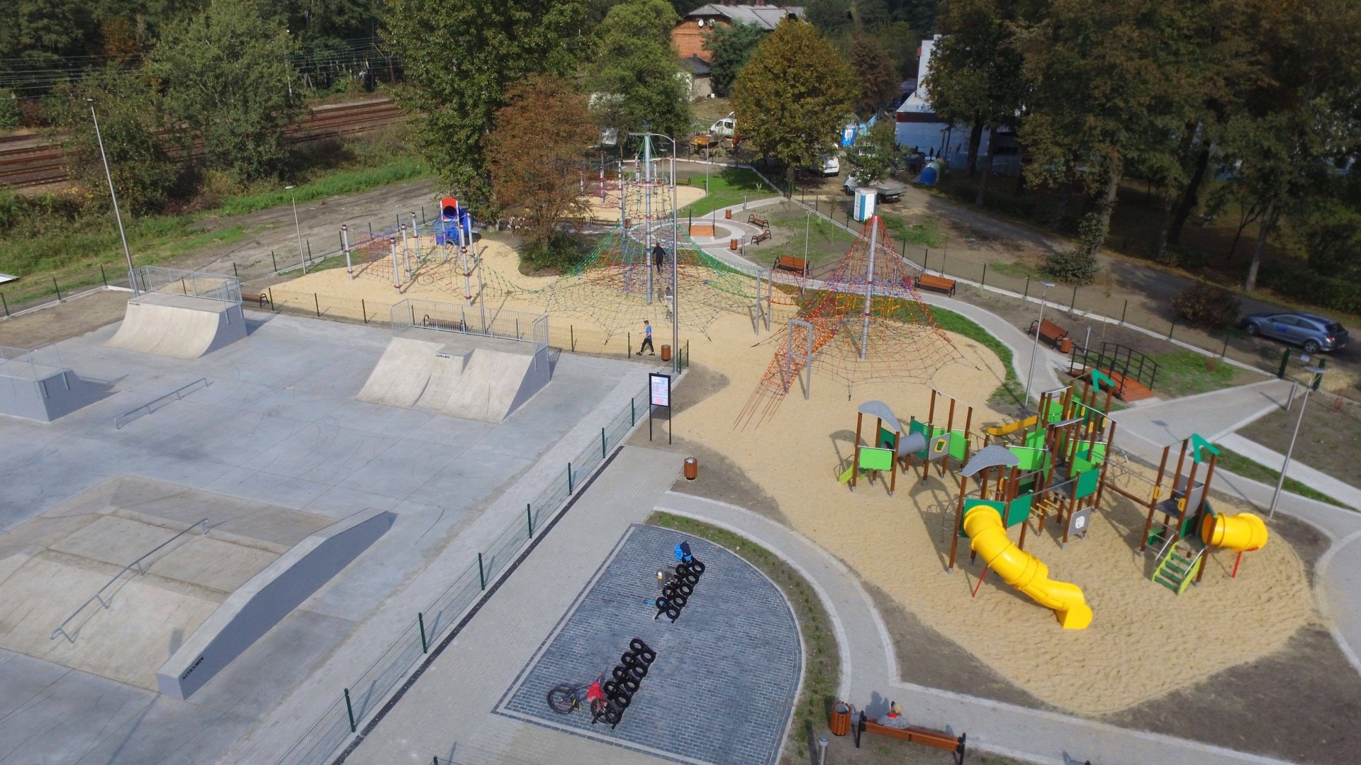 CHEŁMEK. Skwer ze skate parkiem prawie gotowy