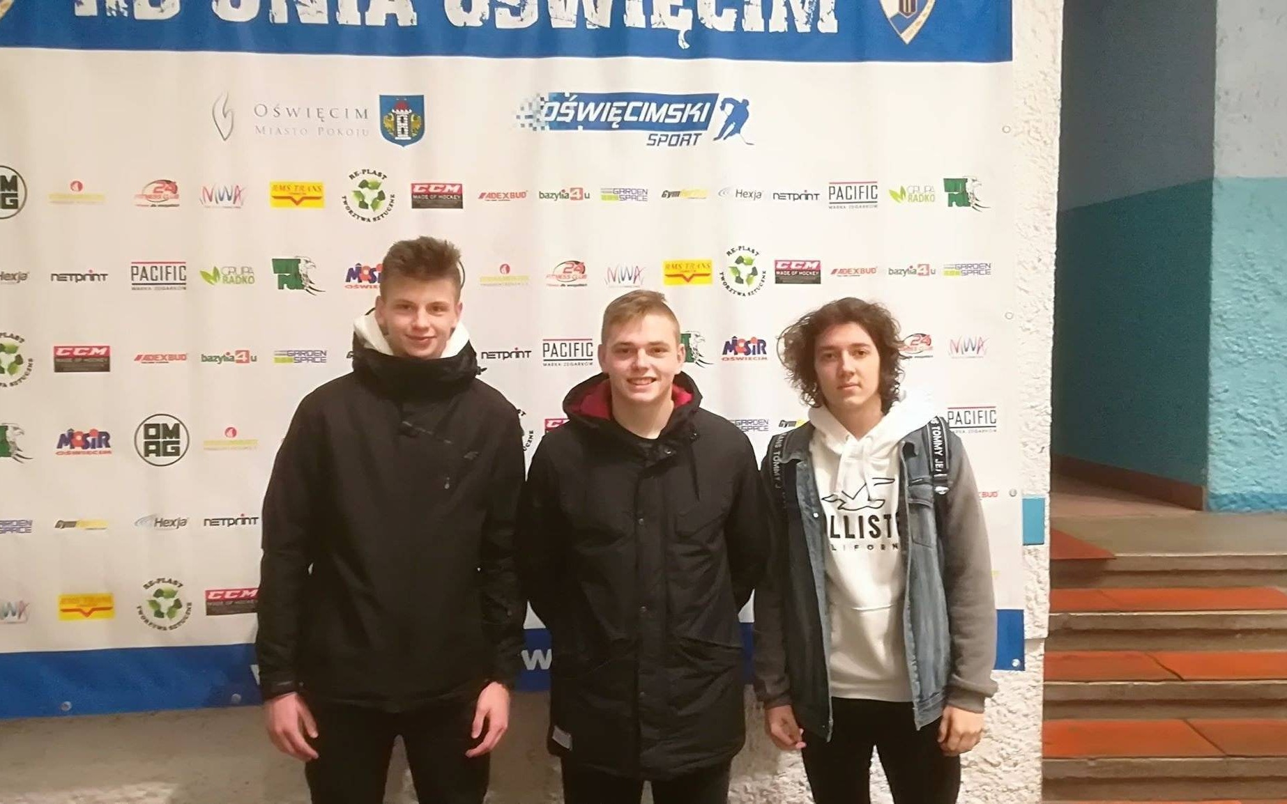 HOKEJ NA LODZIE. Oświęcimianie w narodowych barwach