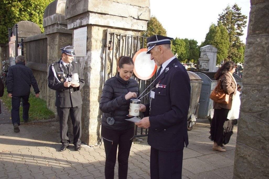 KĘTY. Rekordowa zbiórka na nekropolii