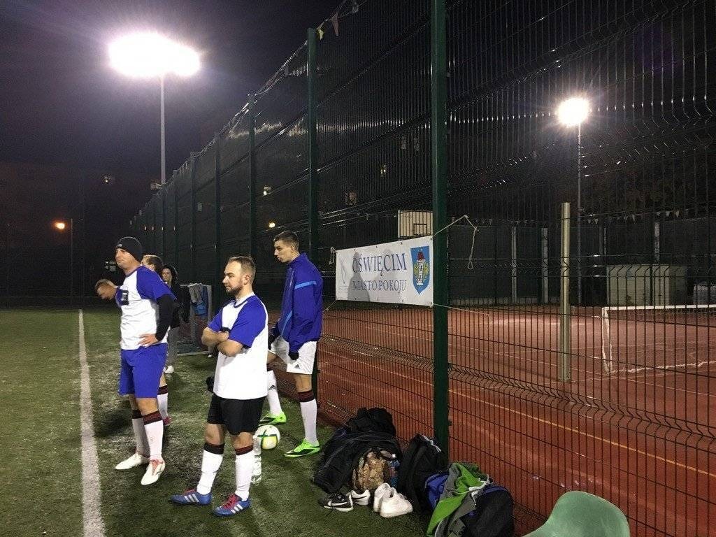 FUTBOL HALOWY. Nie tylko góral, ale i ...amatorzy wrócili do hal