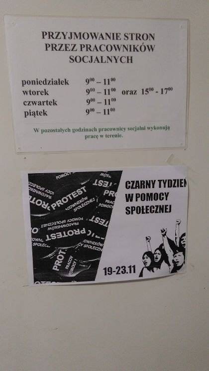 OŚWIĘCIM. Protest pracowników MOPS. Chcą podwyżek i lepszych warunków pracy
