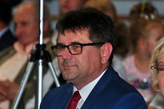 GMINA OŚWIĘCIM. Albert Bartosz nie pogratulował nowemu wójtowi. Za to pochwalił się nową pracą