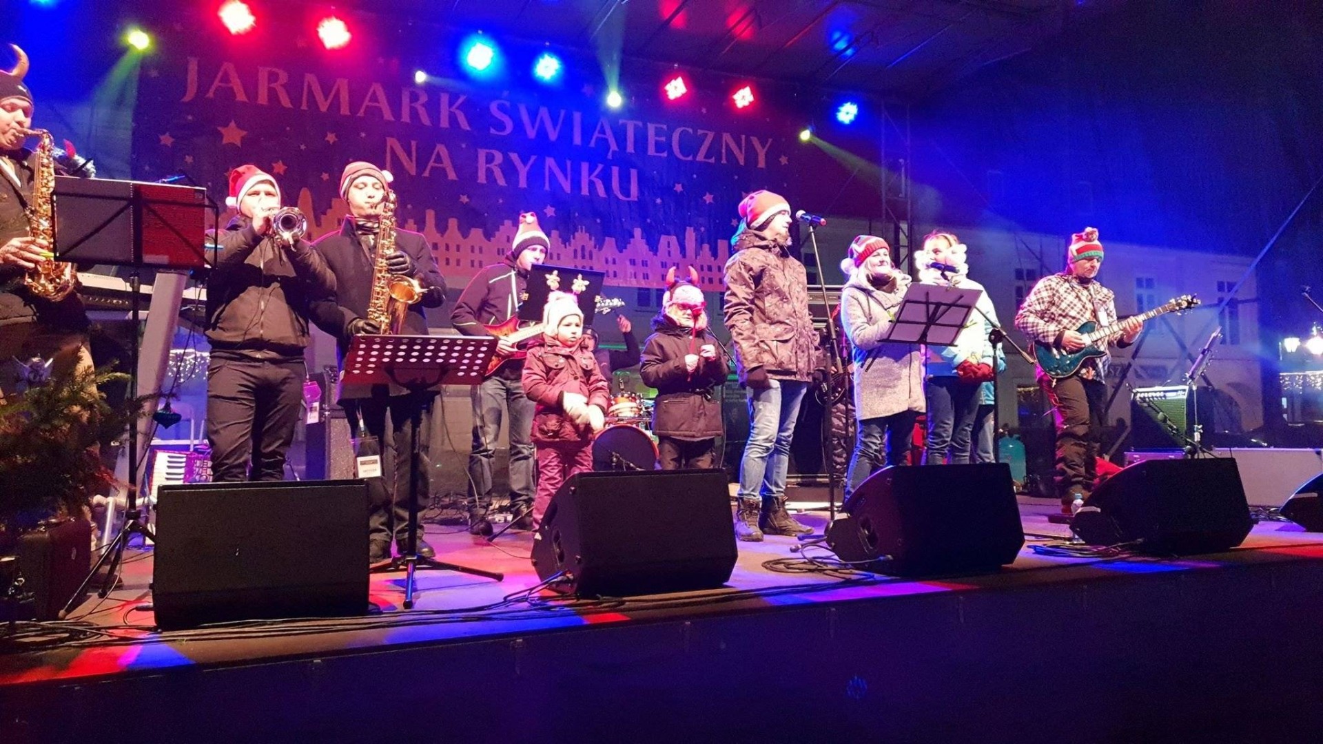 OŚWIĘCIM. V Jarmark świąteczny z Krzywą Alternatywą