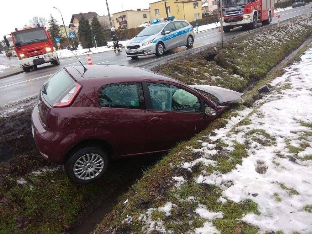 BRZESZCZE. Punto 66-latki wylądowało w rowie