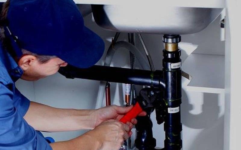 OŚWIĘCIM. Starsza kobieta straciła kilka tysięcy. Tym razem „na hydraulika”