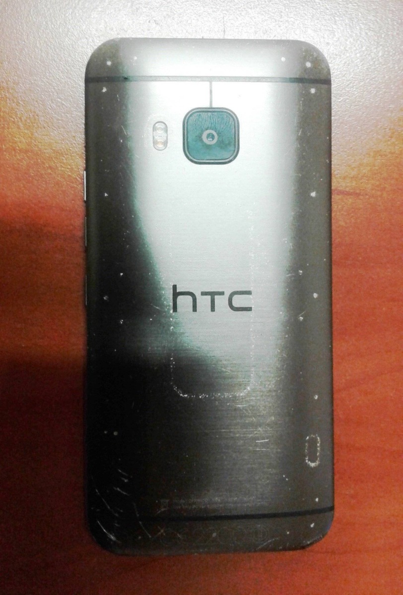 KĘTY. Telefon htc czeka na właściciela