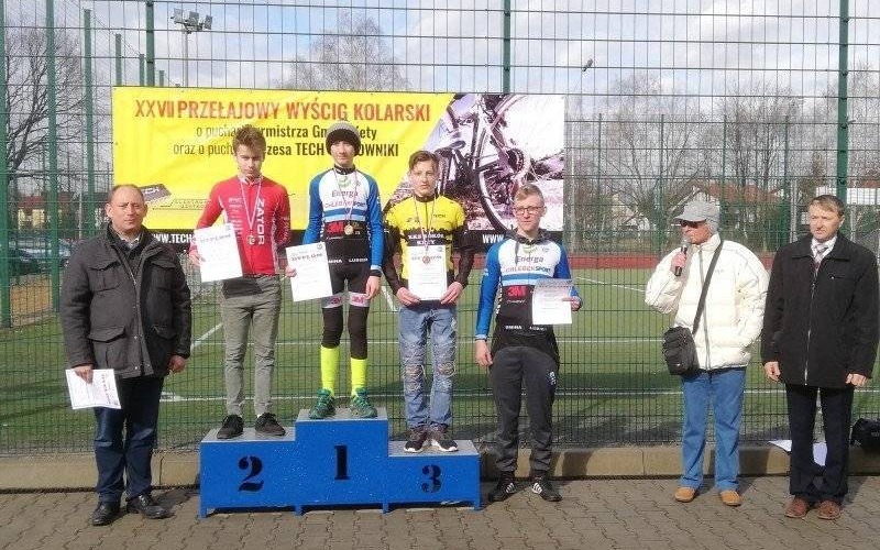 KOLARSKIE PRZEŁAJE. O medale mistrzostw Małopolski i "Puchar Burmistrza"