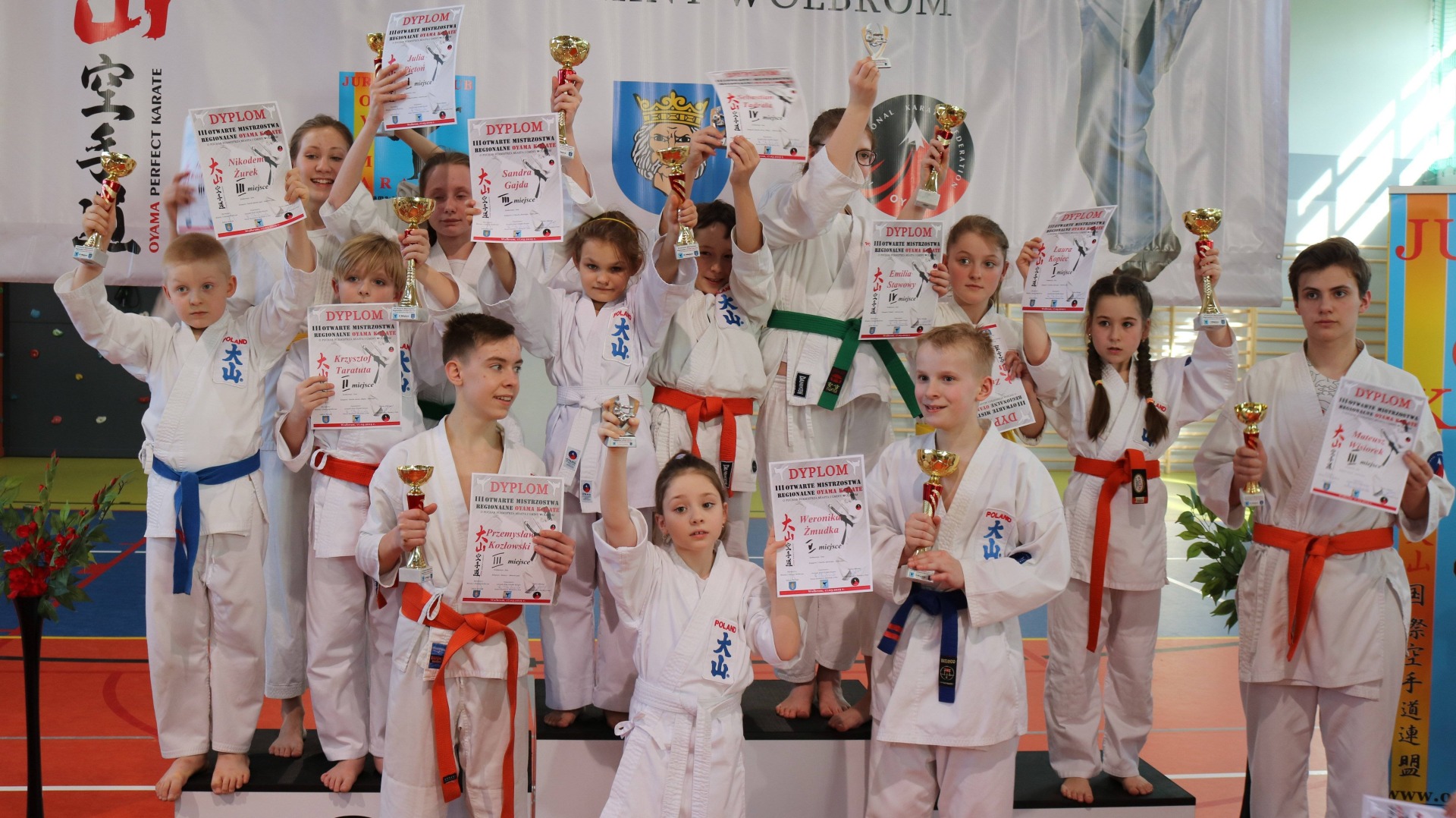 KARATE. Medalowy start brzeszczan w Wolbromiu. Złoty debiut Kingi Grzegorczyk!
