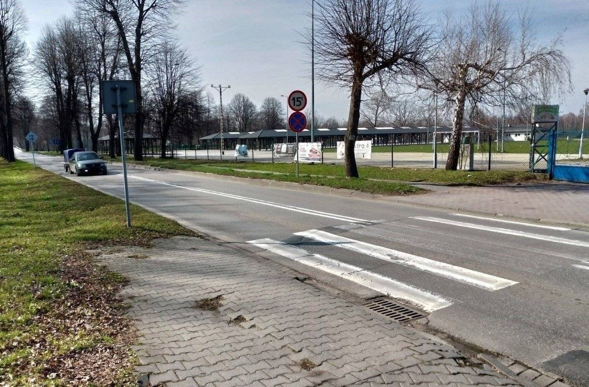 KĘTY. Potrącił rowerzystkę i uciekł. Szuka go policja