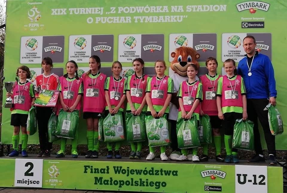 PIŁKA NOŻNA. Kapitalny marsz przeciszowianek! Finał w Warszawie był o krok...