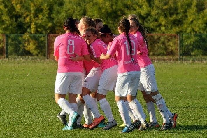 KOBIECY FUTBOL. Przekonujące zwycięstwo Iskierek, ale mecze prawdy dopiero przed nimi